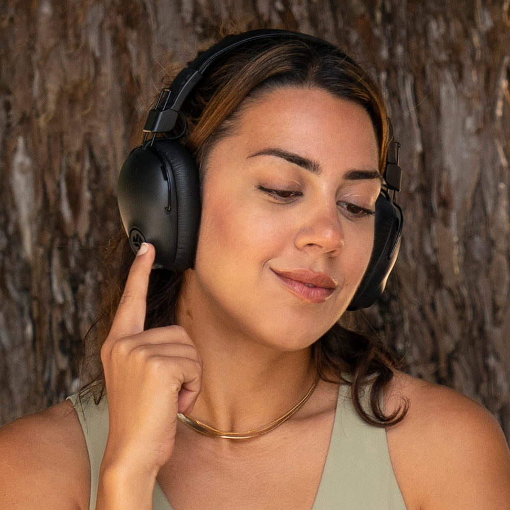 Studio Pro ANC Over-Ear Wireless Headphones Black - Image 6